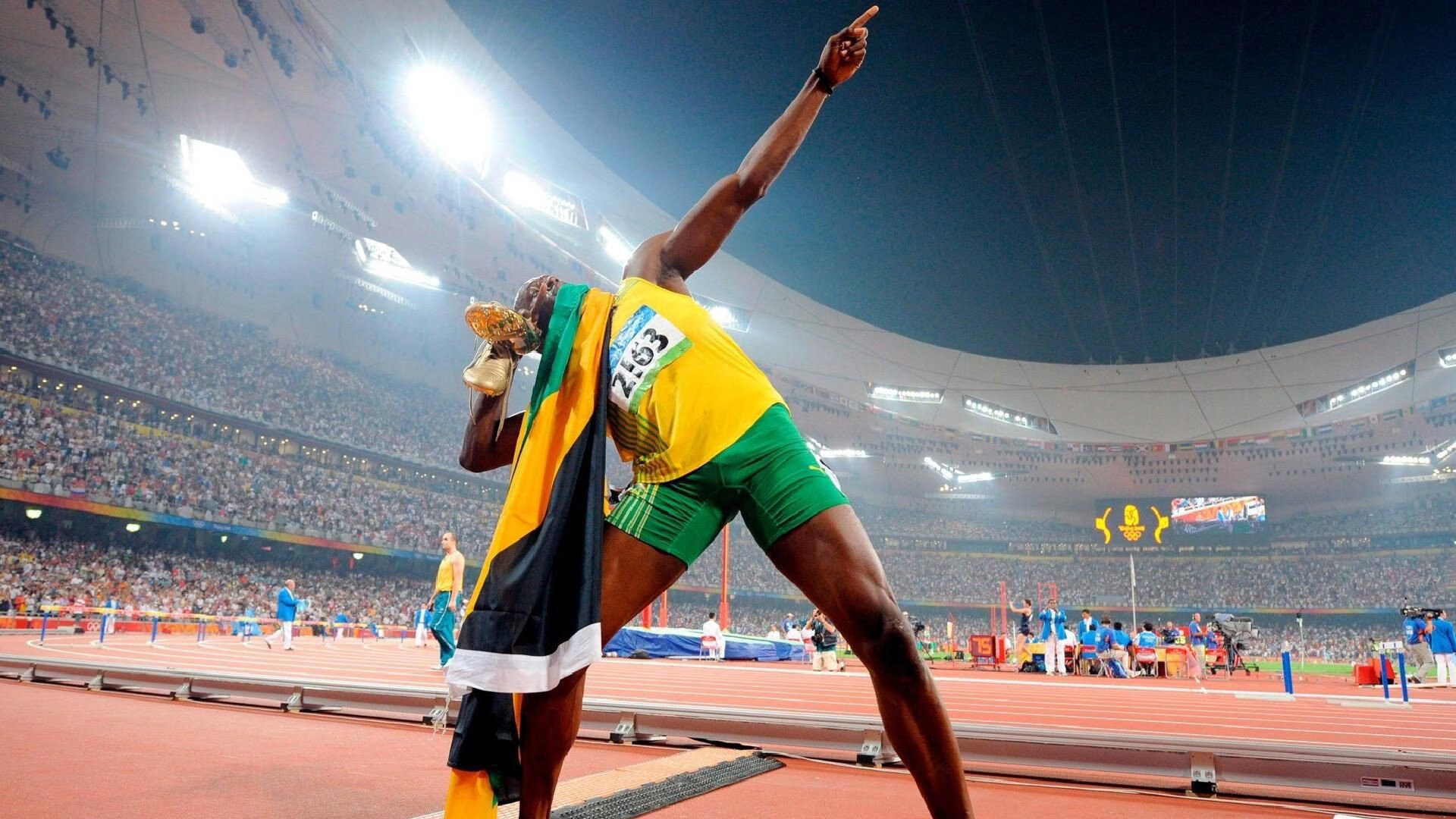 欧冠半决赛之夜，拉什福德连续得分拉开差距，书写个人传奇