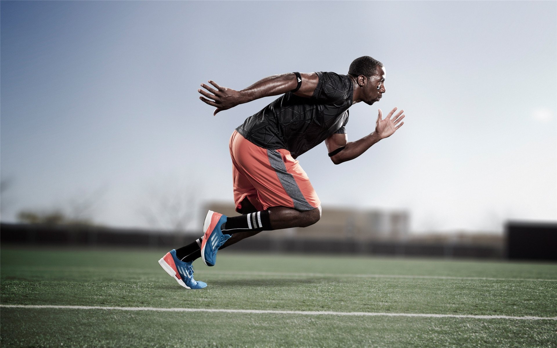 光芒万丈，乔治数据全面爆炸，太阳灼伤森林狼